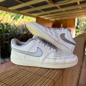 Nike Court Vision‎ Low White Metallic Silver Womens Size 8 CD5434-111